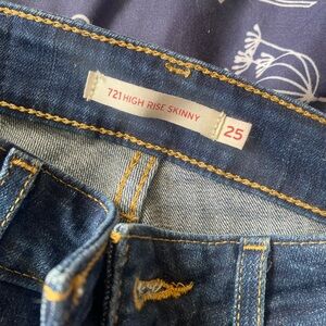 womens Levi’s High Rise Skinny Jeans size 25, 721